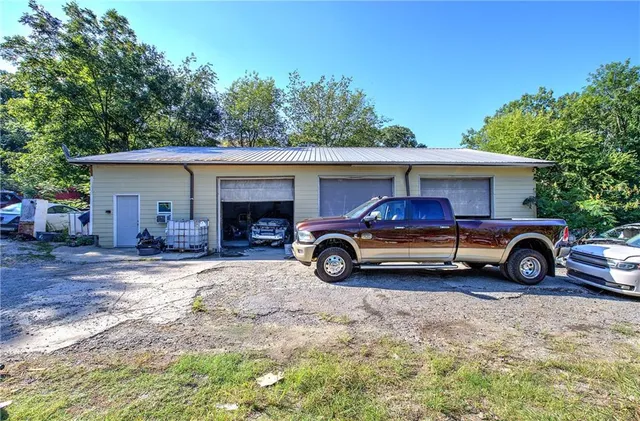 a view of a car in front of house
