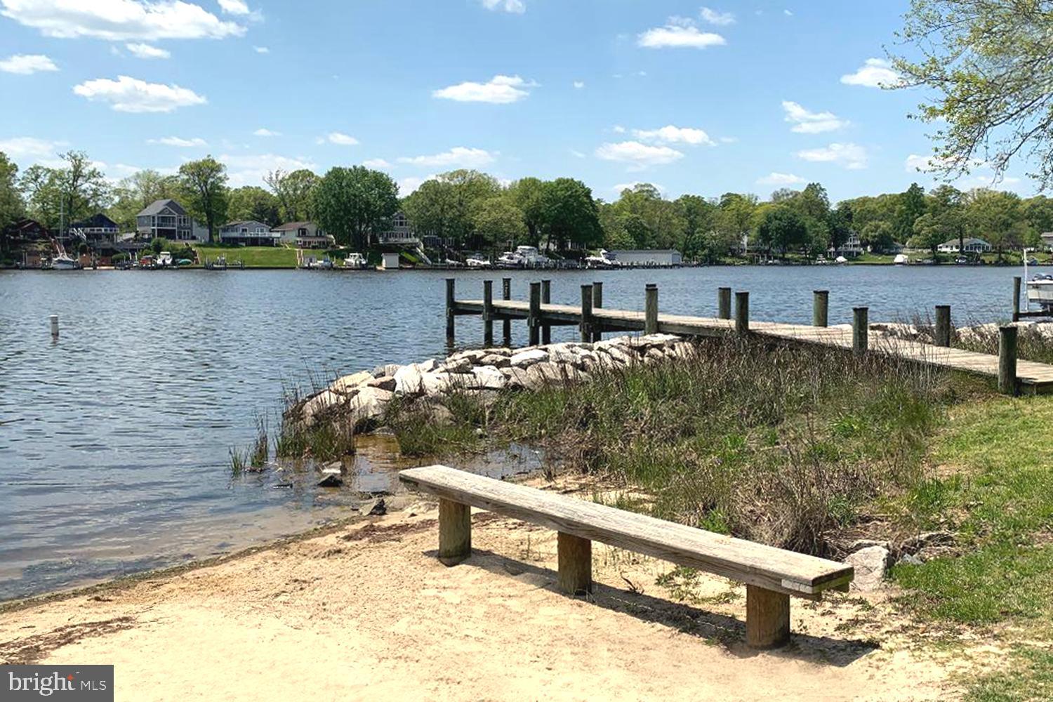 A Short Walk to Community Pier, Beach & Boat Ramp
