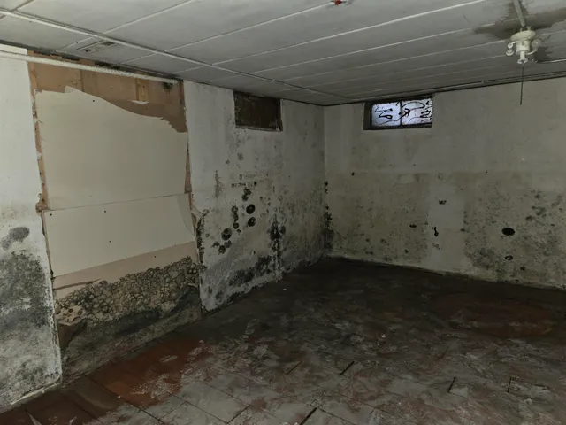 $72,800 | 1804 Glen Avenue, Beloit, WI 53511