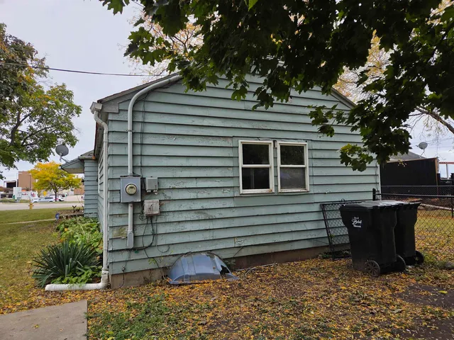 $72,800 | 1804 Glen Avenue, Beloit, WI 53511