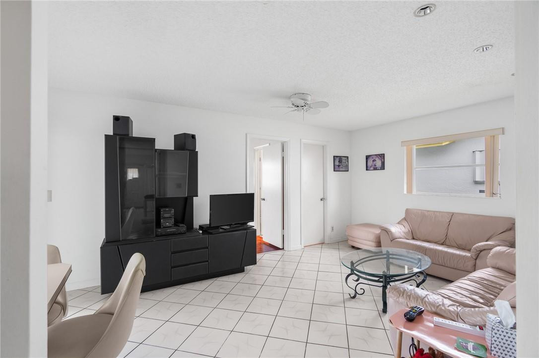 1151 Northwest 89th Way Plantation, FL 33322 - Photo 11 of 41 Photo 11