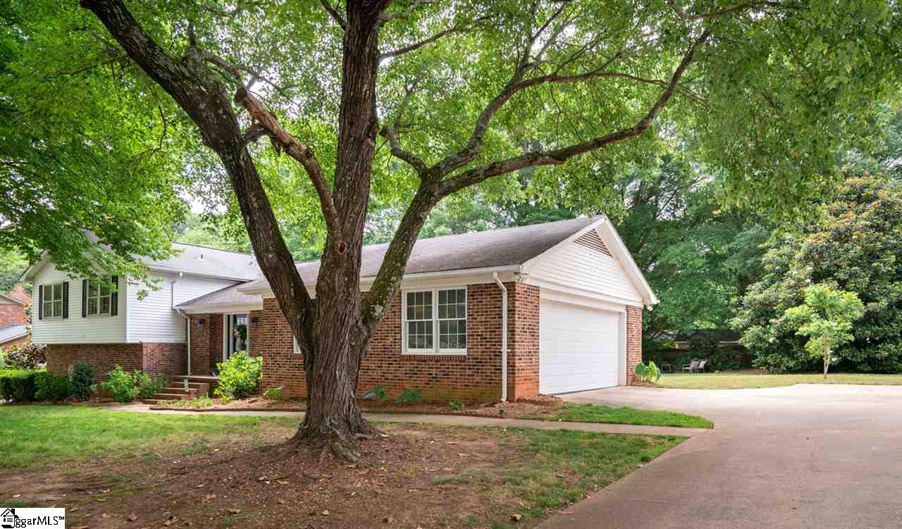206 Dove Tree Road Greenville, SC 29615 - Photo 3 of 33