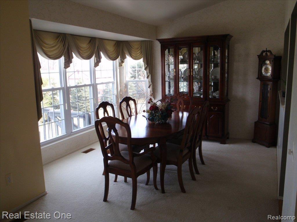 161 Parsons Lane Rochester, MI 48307 - Photo 2 of 17 Dining Room 1