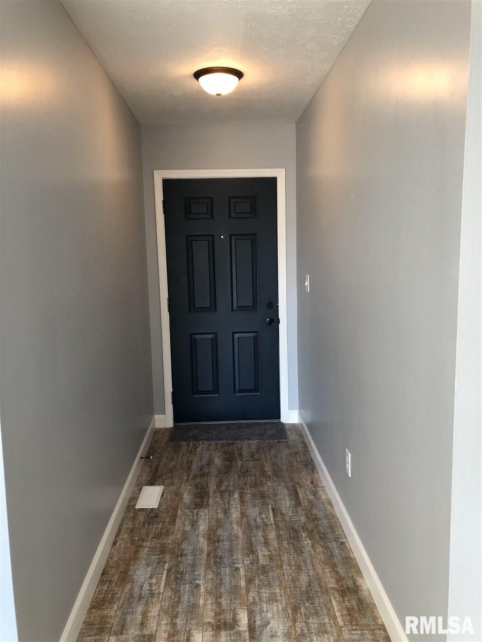 4120 McCormick Drive Springfield, IL 62707 - Photo 2 of 36 Gallery Image 2