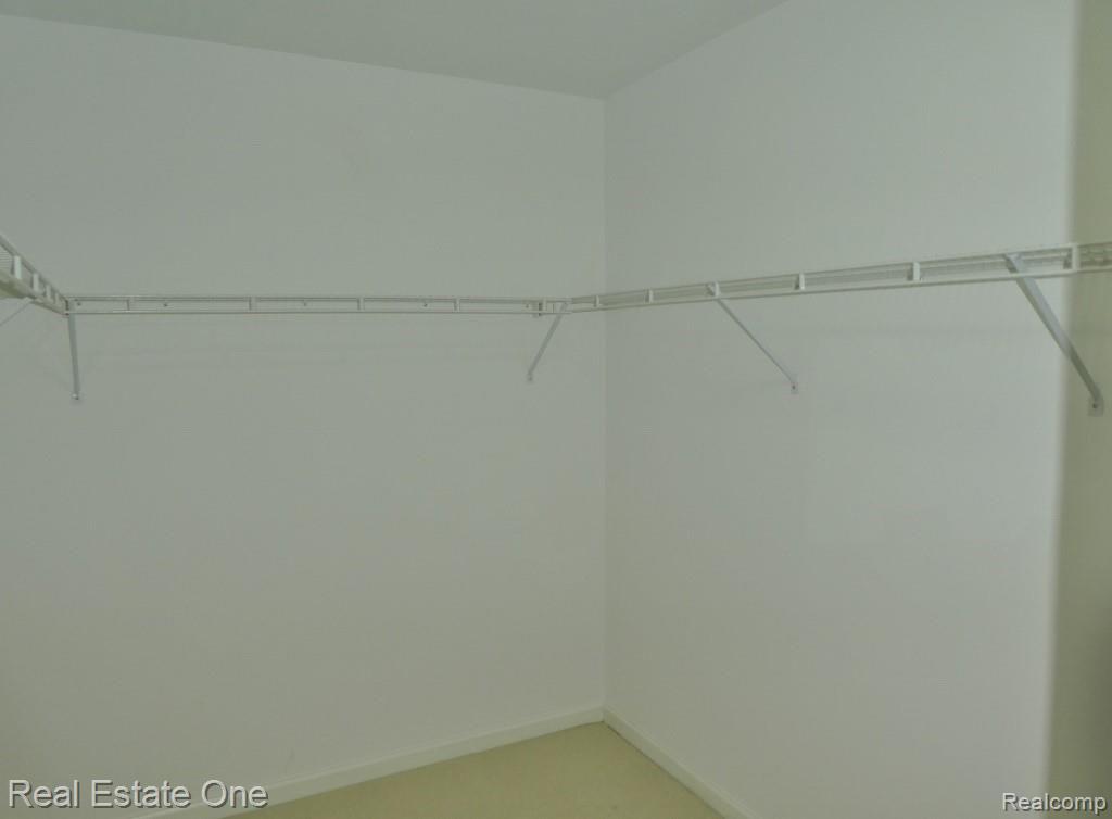 2660 Crooks Road Royal Oak, MI 48073 - Photo 22 of 33