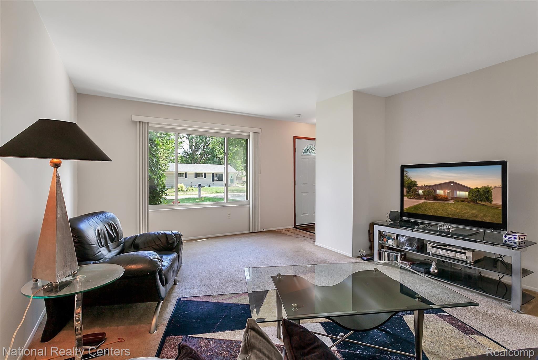 2720 Bridget Avenue Rochester, MI 48307 - Photo 13 of 36 13-2720-Bridget-Ave-WindowStill-Rea.jpg