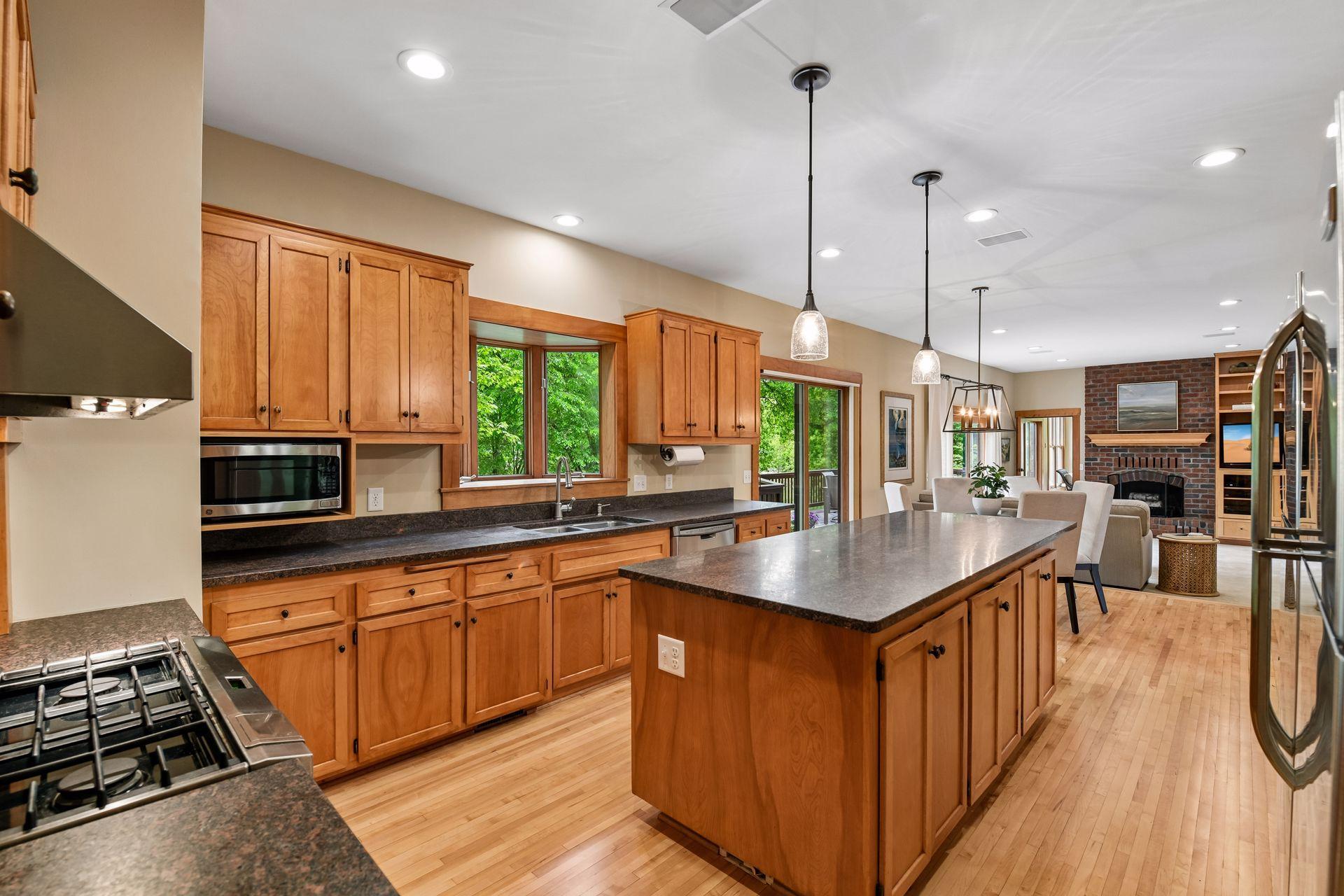 4845 Hamilton Road Minnetonka, MN 55345 - Photo 6 of 47