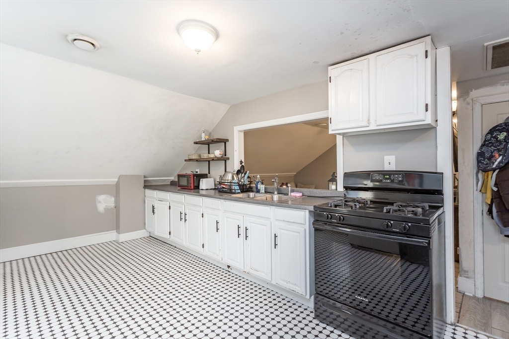 219 Montaup Street Fall River, MA 02724 - Photo 31 of 39