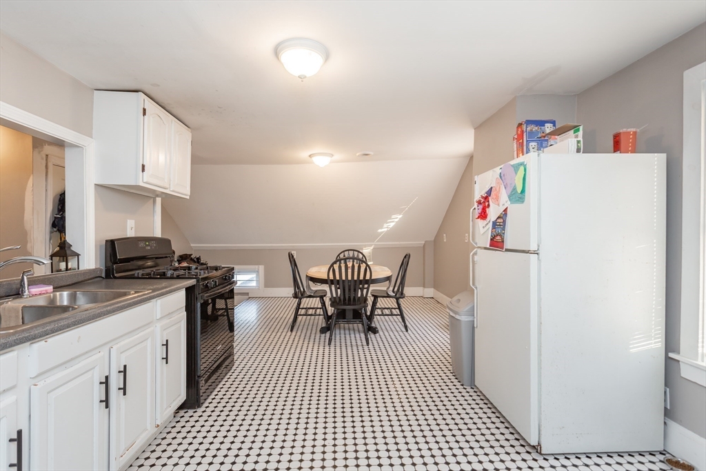 219 Montaup Street Fall River, MA 02724 - Photo 32 of 39