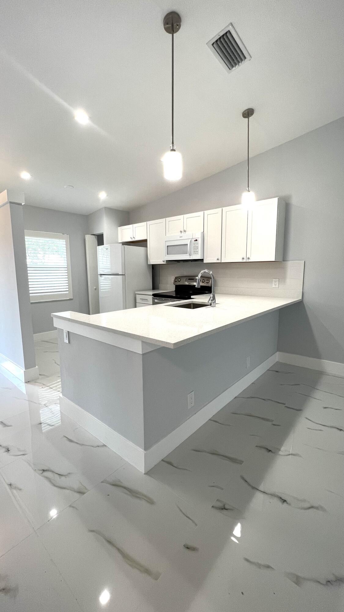8743 Rheims Road, Unit B Boca Raton, FL 33496 - Photo 4 of 32 20230617164727993709000000-o