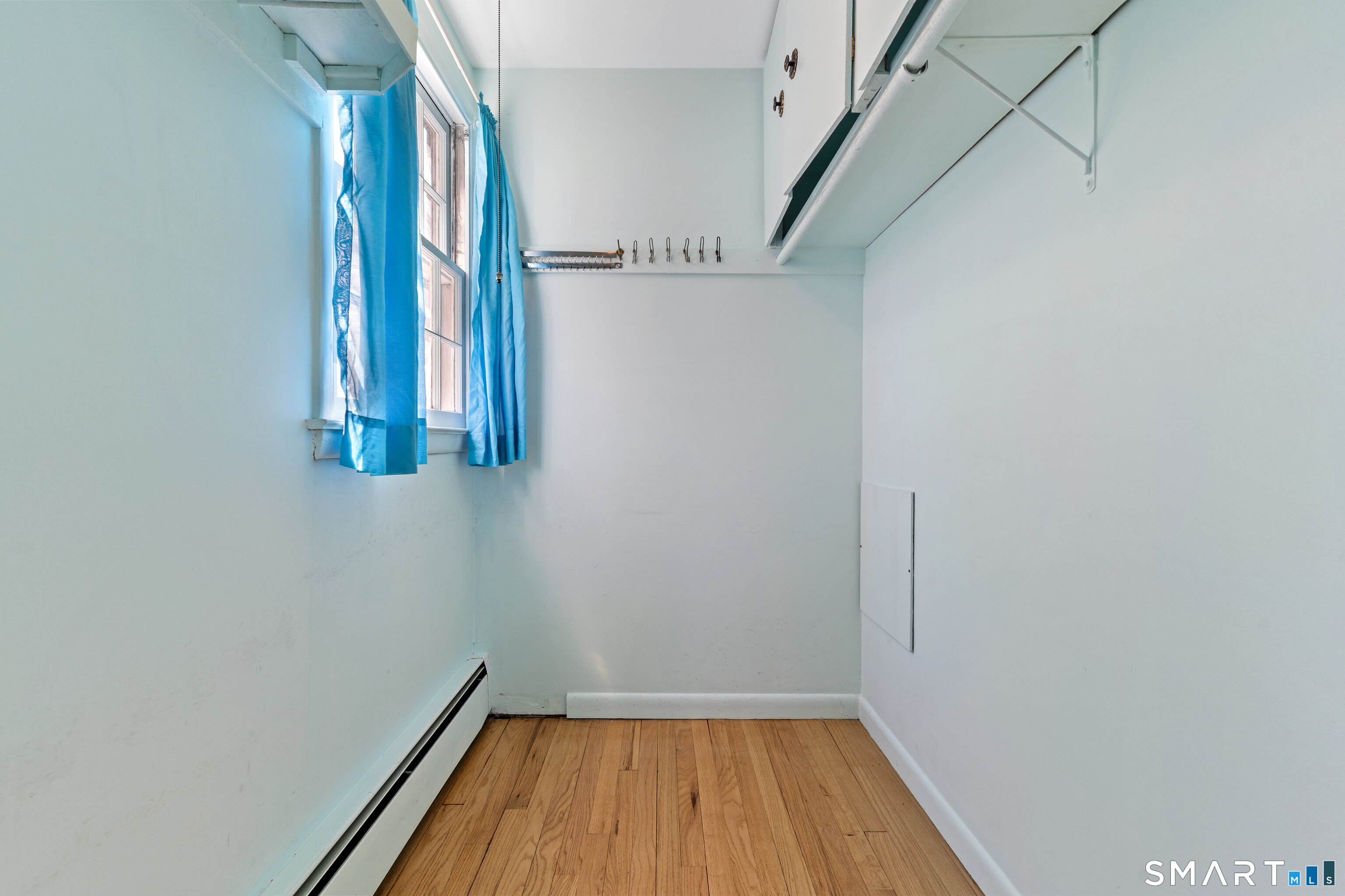 251 Shelter Rock Road Fairfield, CT 06825 - Photo 24 of 38 a view of a small room