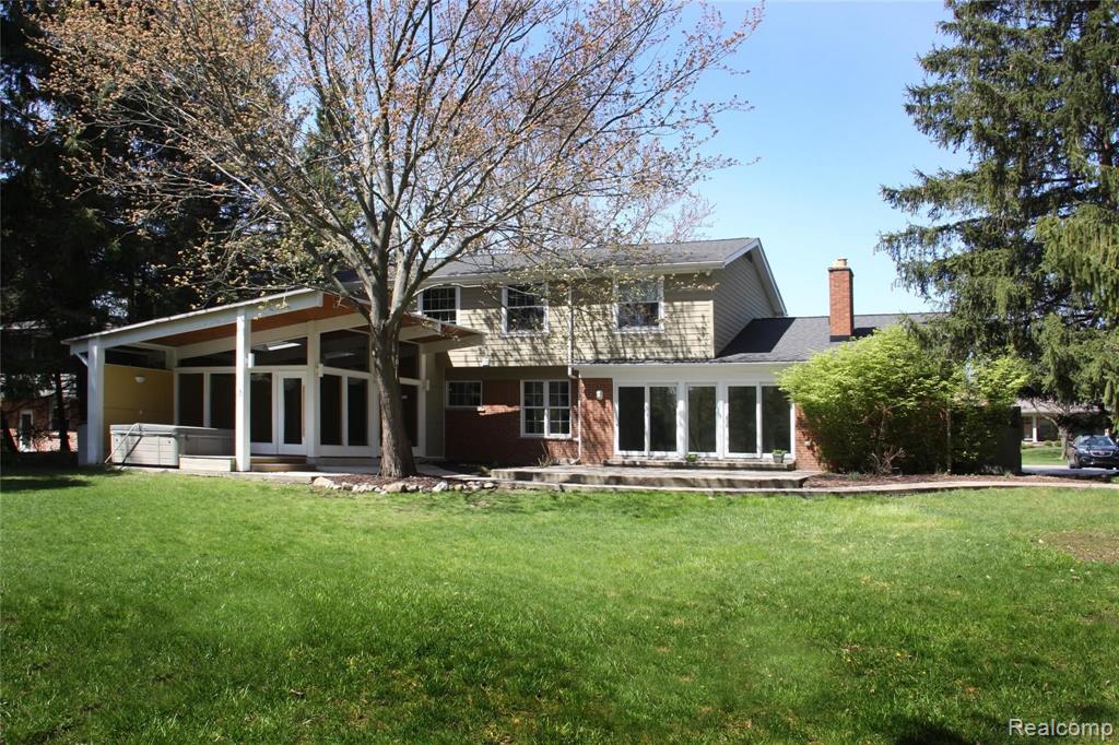 234 Shagbark Drive Rochester Hills, MI 48309 - Photo 2 of 32