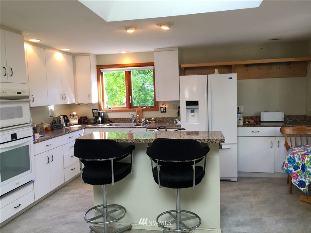 522 Willow Road Bellingham, WA 98225 - Photo 3 of 25