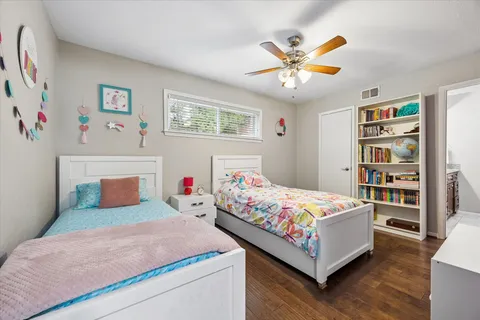$419,000 | 5714 Innsbruck Street, Bellaire, TX 77401