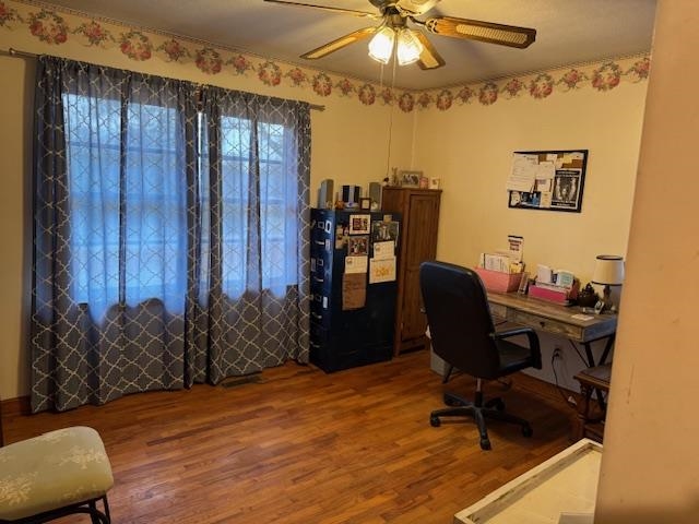 110 Levoid Road Bolivar, TN 38008 - Photo 9 of 22 a workspace with furniture and chandelier