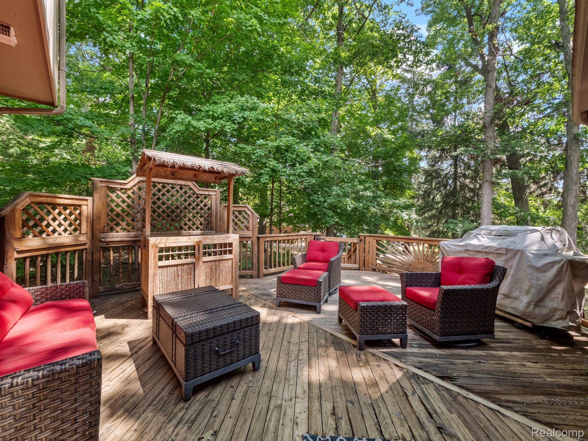 1290 Grandview Drive Rochester, MI 48306 - Photo 30 of 32 Gallery Image 30