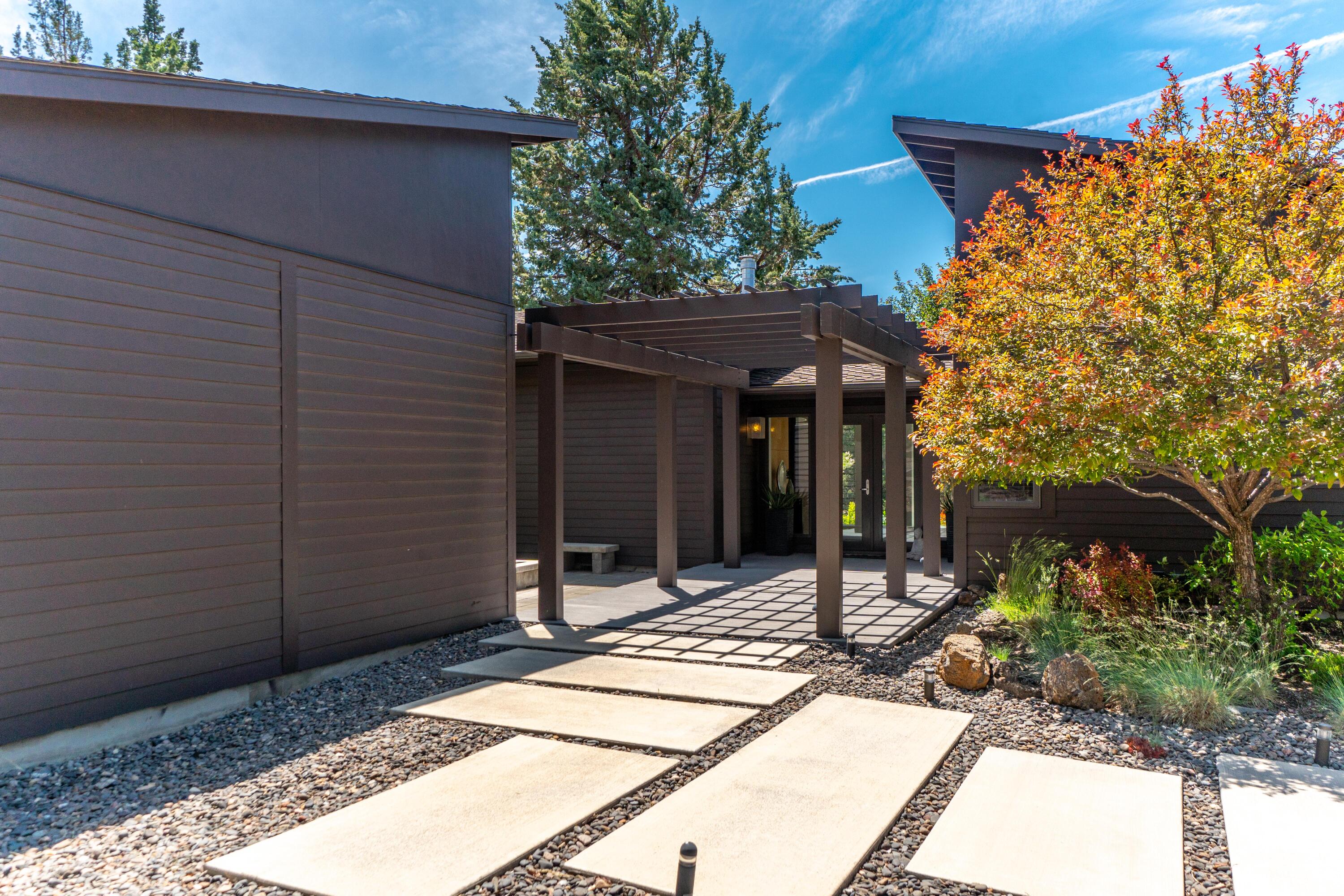 64275 Crosswinds Road Bend, OR 97703 - Photo 2 of 72 RileyVisuals-31
