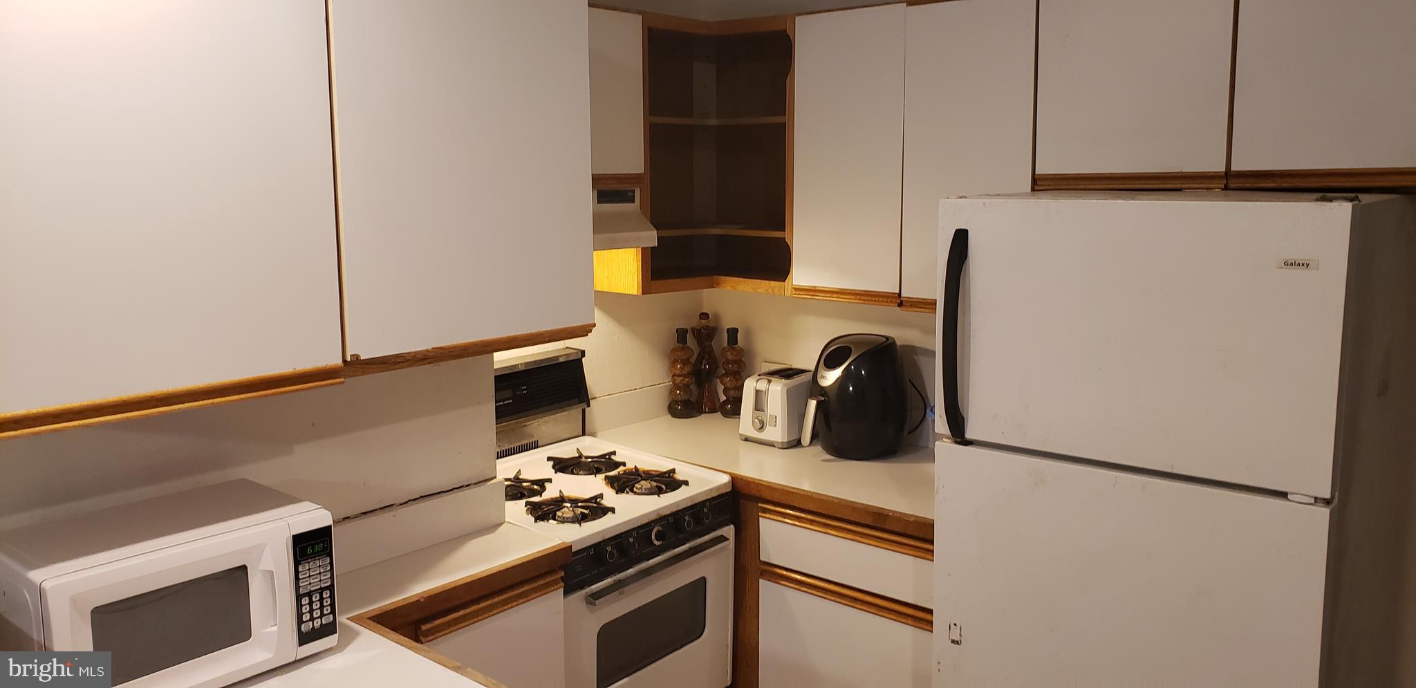 359 Church Road Elkins Park, PA 19027 - Photo 13 of 23 Kitchen