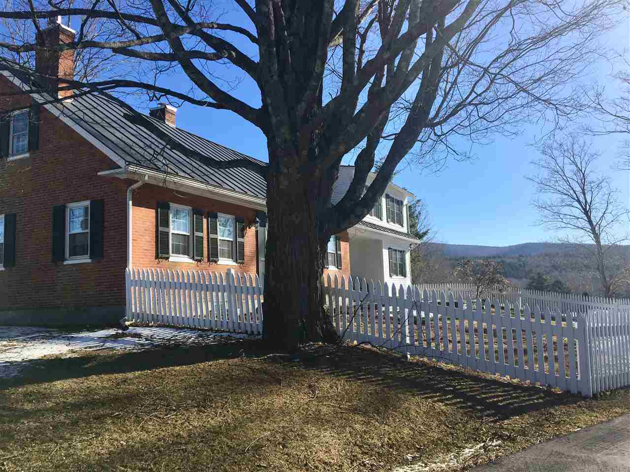 385 Hanover Center Road Hanover, NH 03750 - Photo 2 of 28