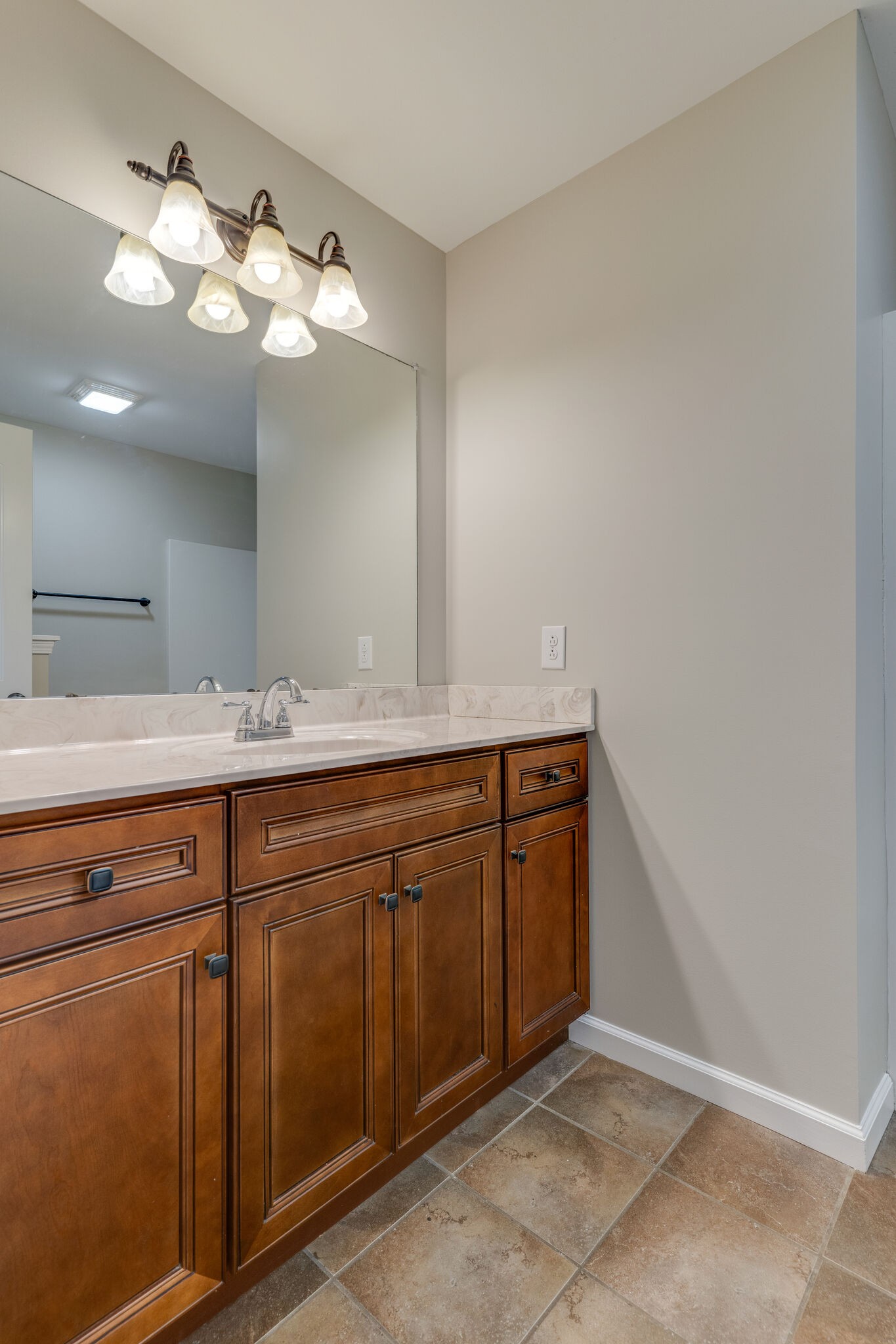 202 Shaub Road Portland, TN 37148 - Photo 12 of 25 a bathroom with a sink and a mirror