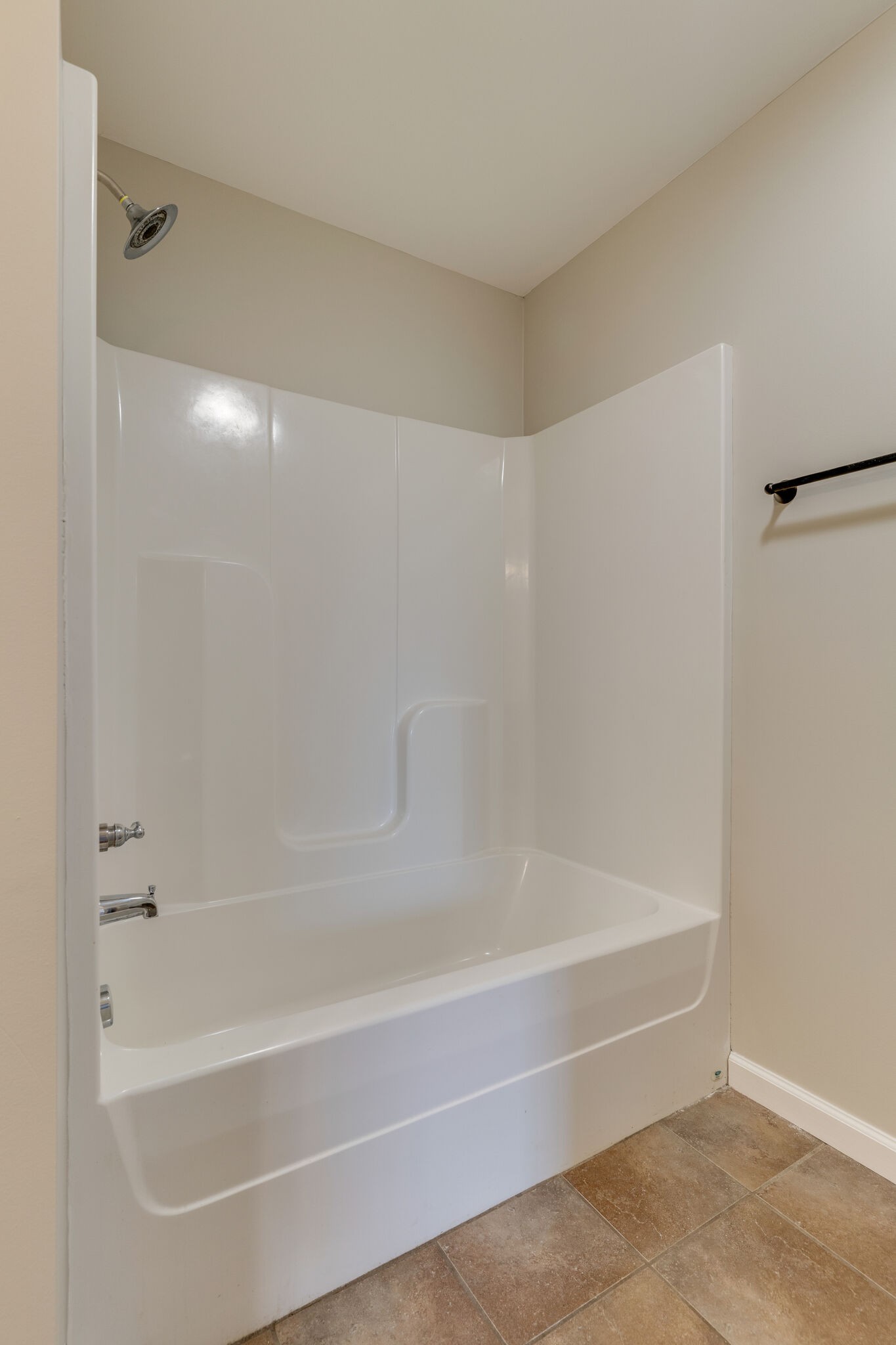 202 Shaub Road Portland, TN 37148 - Photo 13 of 25 a close view of a bathtub in bathroom