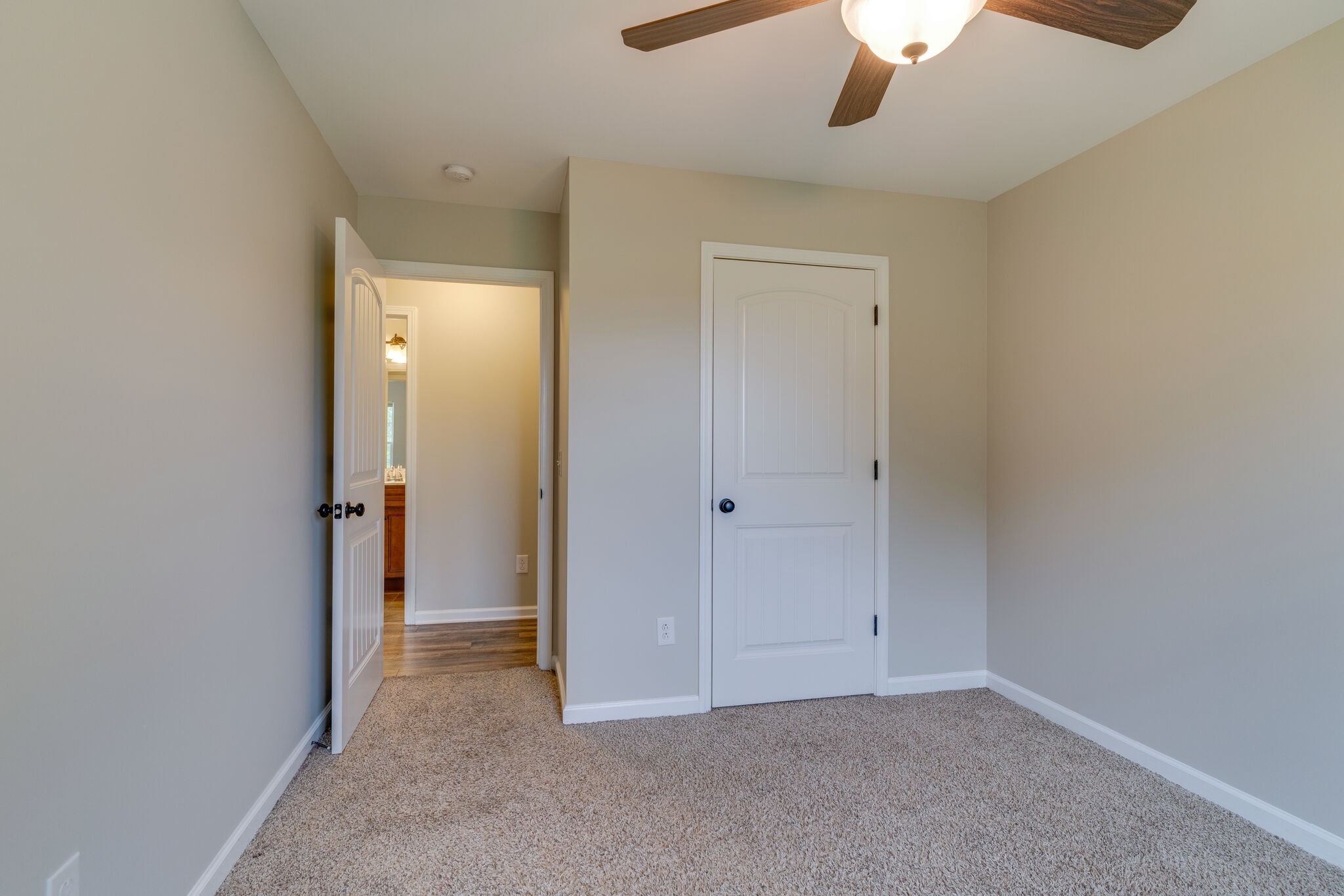 202 Shaub Road Portland, TN 37148 - Photo 16 of 25 an empty room with a bathroom