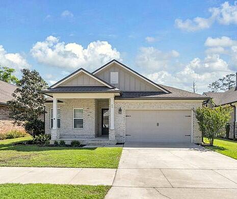 48 Oaktree Front