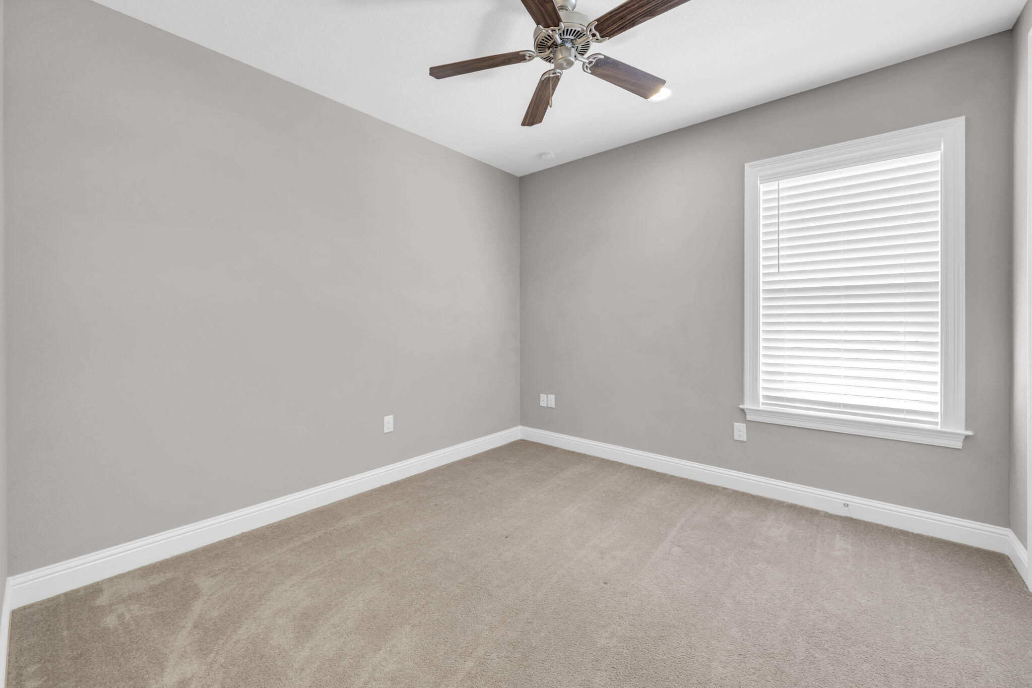 48 Oaktree Boulevard Freeport, FL 32439 - Photo 25 of 45 17-web-or-mls-DSC03664