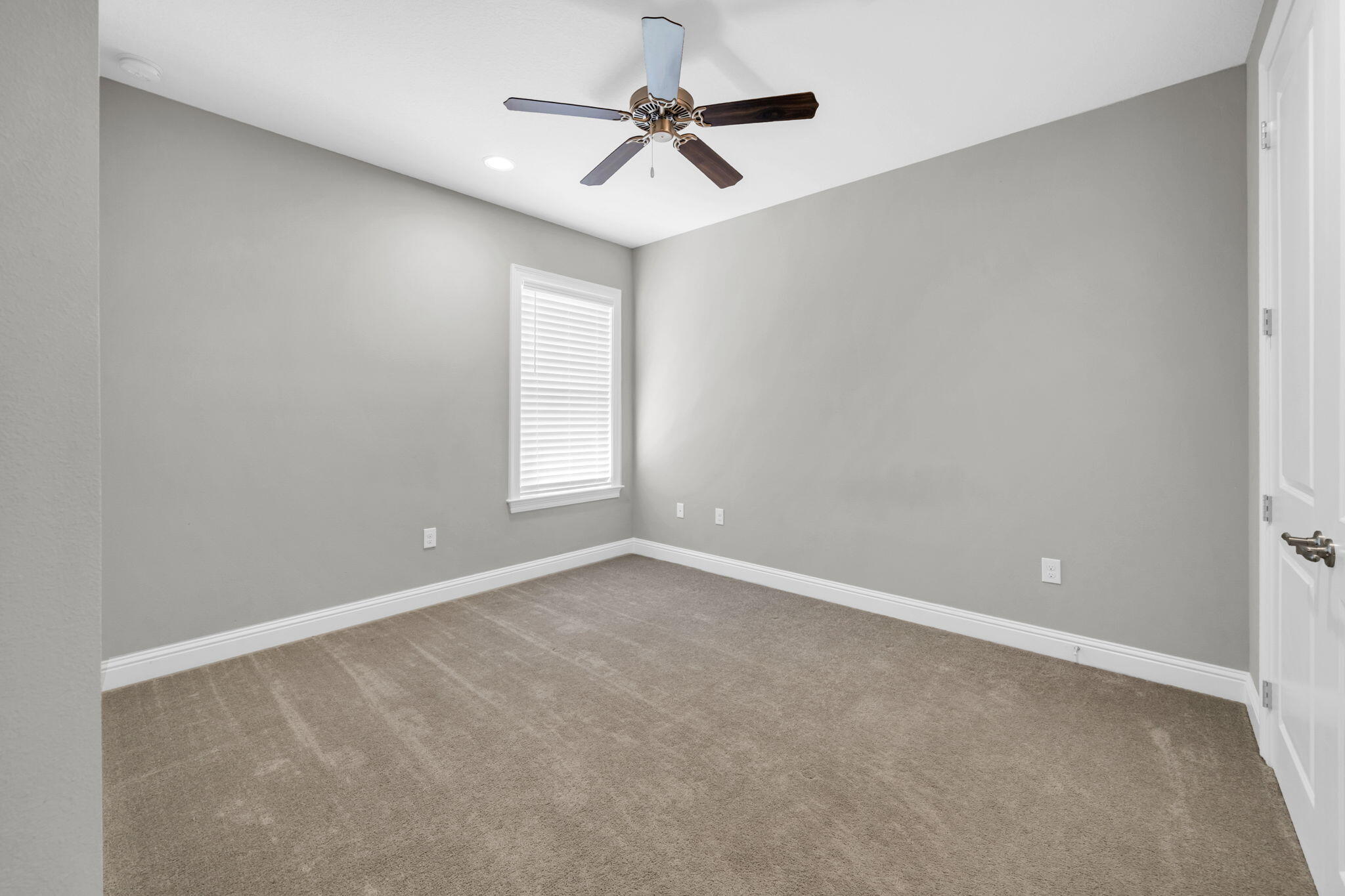 48 Oaktree Boulevard Freeport, FL 32439 - Photo 27 of 45 19-web-or-mls-DSC03654