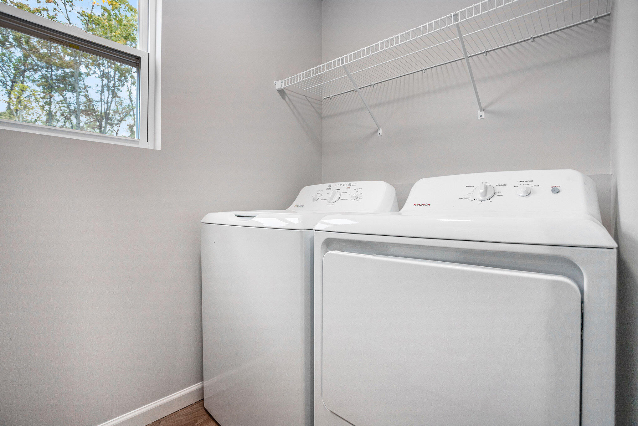 606 Arizona Boulevard Three Rivers, MI 49093 - Photo 10 of 27 MFW031-i1880-Laundry