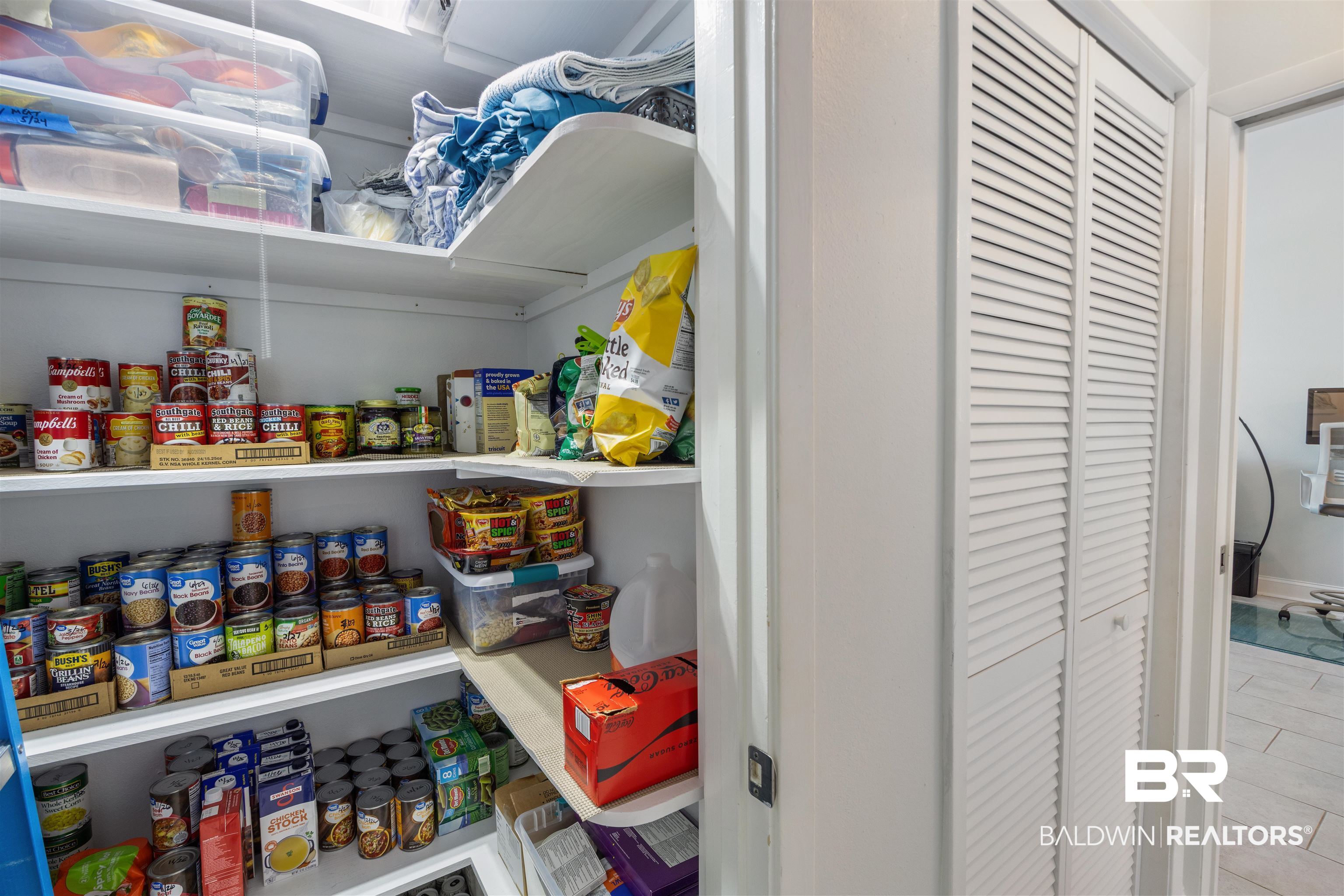 14100 River Road, Unit 327B Perdido Key, FL 32507 - Photo 22 of 46 View of pantry