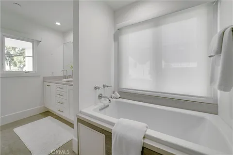 a view of entryway and hall