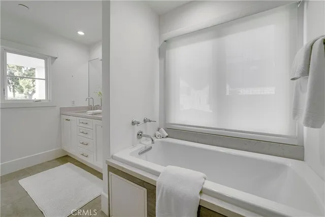 a view of entryway and hall