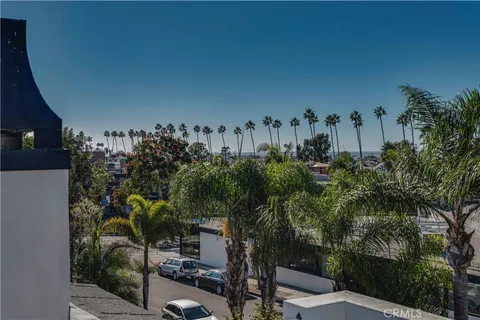 $16,900 | 608 Heliotrope Avenue, Corona del Mar, CA 92625