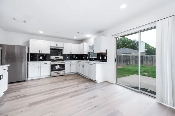 $2,200 | 10218 Dr Peridot Cove, Houston, TX 77095