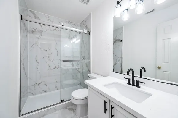 $2,200 | 10218 Dr Peridot Cove, Houston, TX 77095