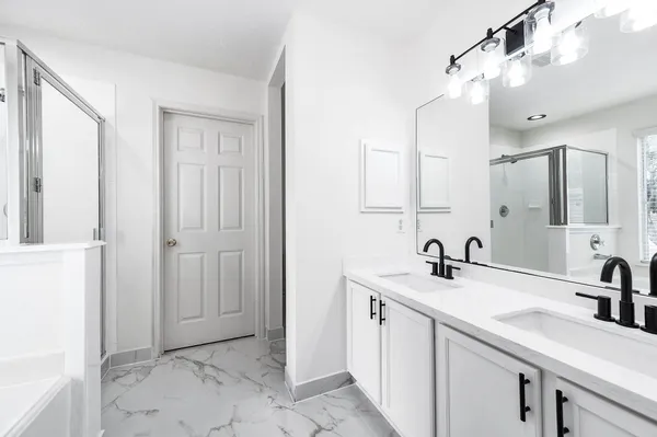$2,200 | 10218 Dr Peridot Cove, Houston, TX 77095