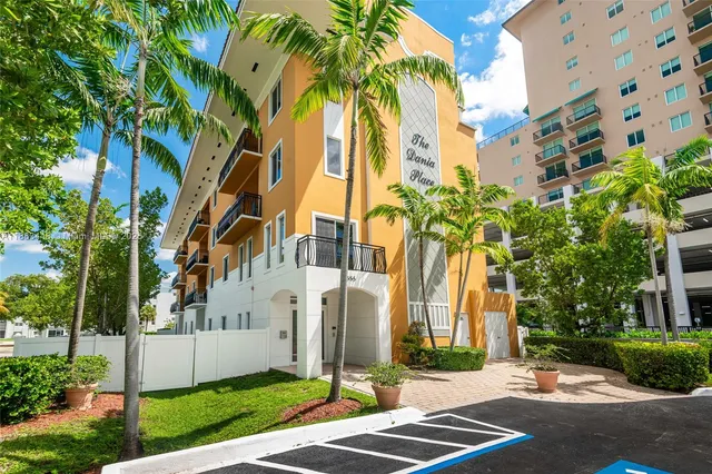 $3,100 | 555 East Dania Beach Boulevard, Unit 9, Dania Beach, FL 33004