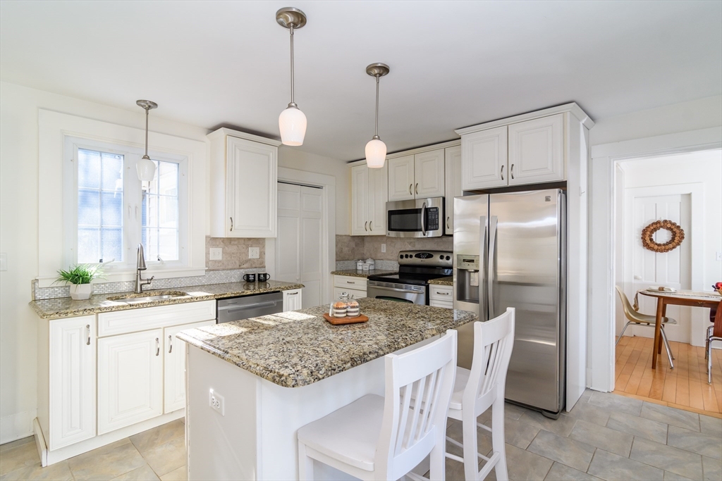 17 Florence Street Natick, MA 01760 - Photo 11 of 32