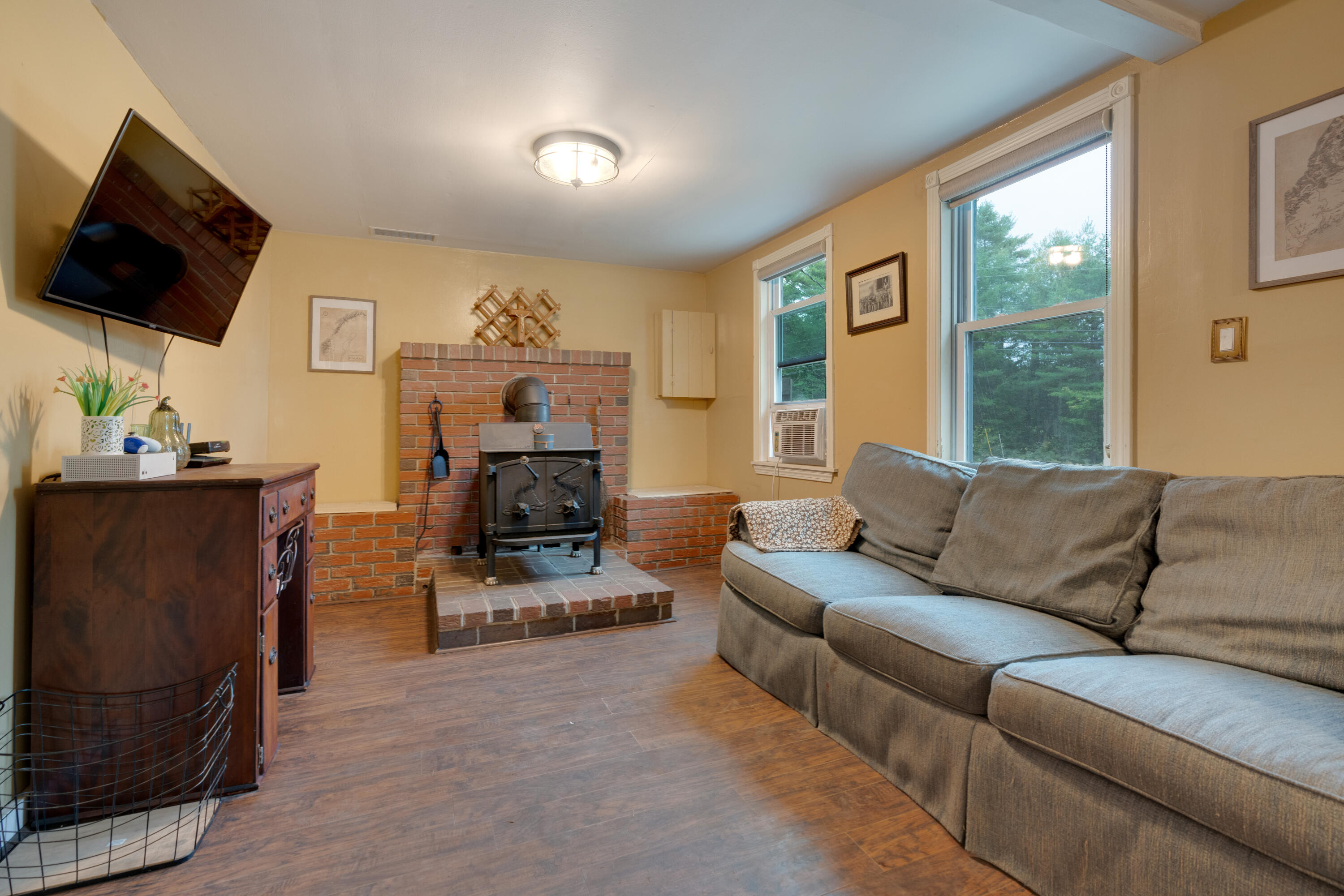 32 Lewiston Road New Gloucester, ME 04260 - Photo 9 of 26 Livingroom