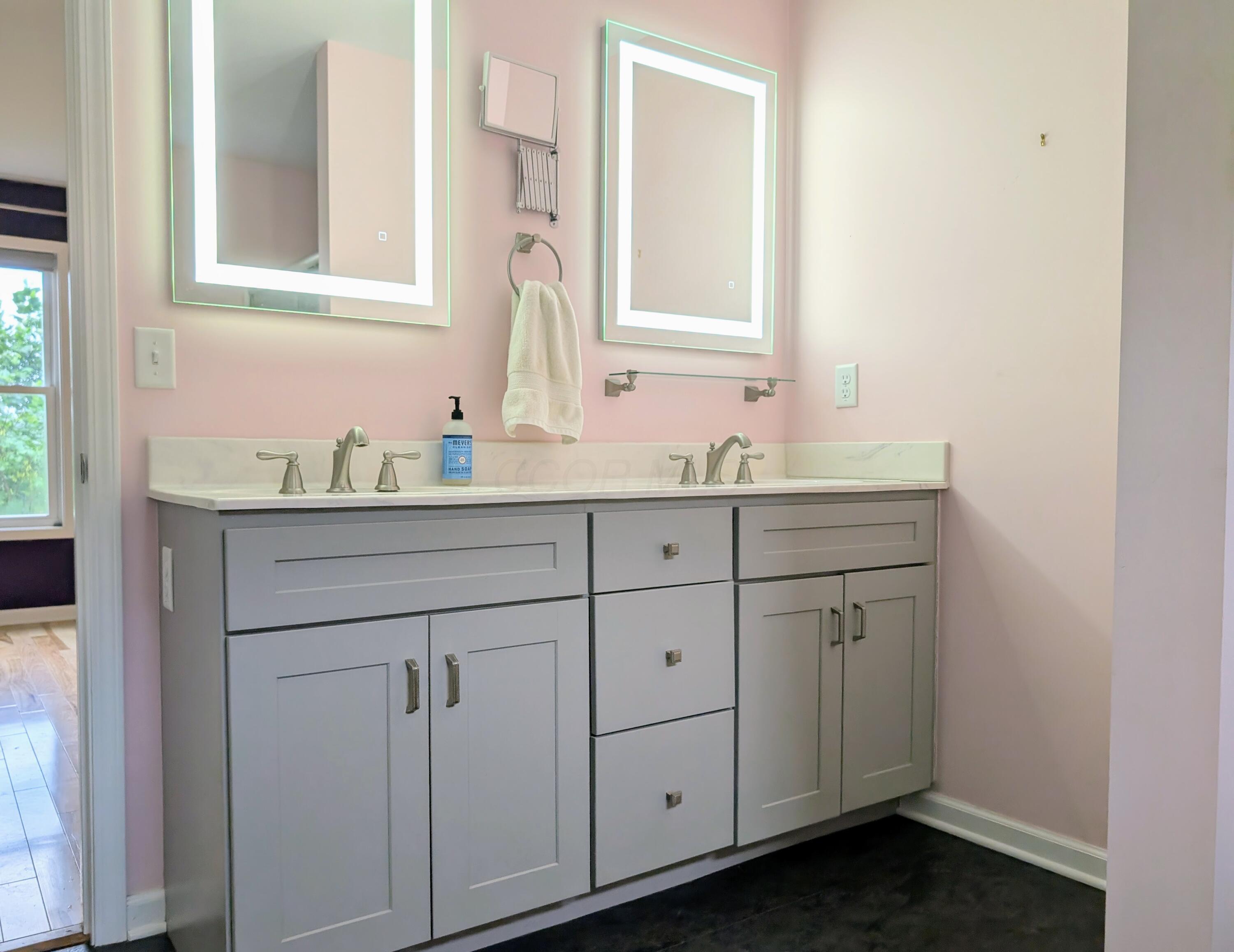 3340 Stringtown Road Northeast Lancaster, OH 43130 - Photo 18 of 27 Updated vanity and top and smart mirrors.