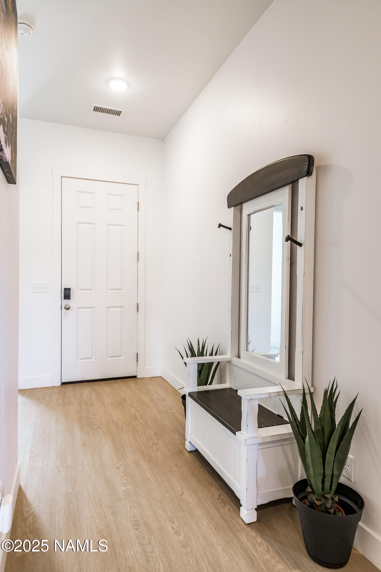 11780 Pegasus Road Bellemont, AZ 86015 - Photo 28 of 44 a living room with furniture