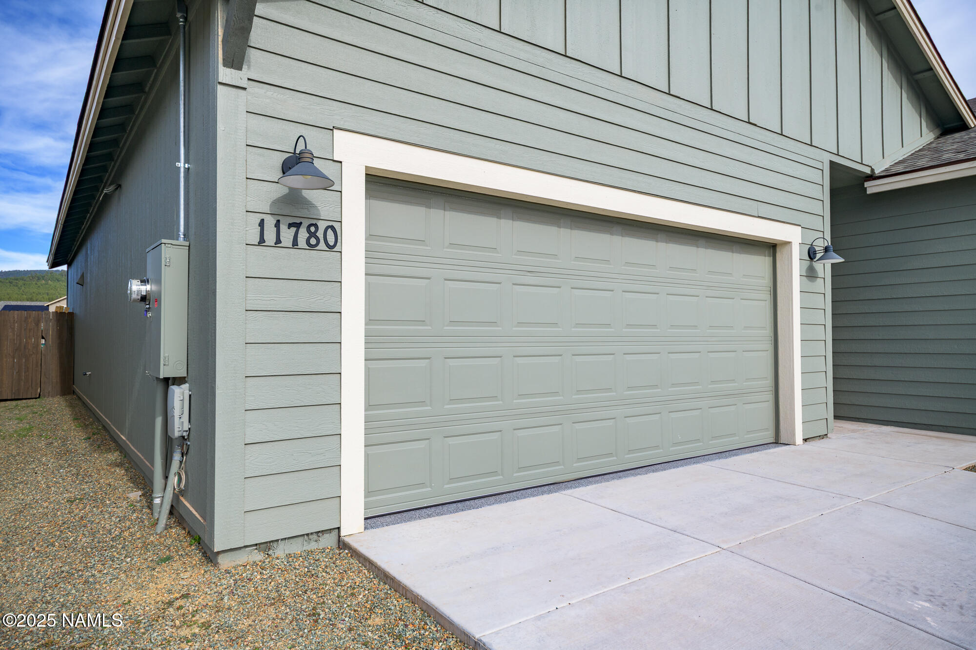 11780 Pegasus Road Bellemont, AZ 86015 - Photo 5 of 44 a view of front door