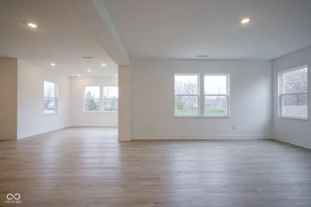 $425,000 | 7454 Allesley Drive, Avon, IN 46123