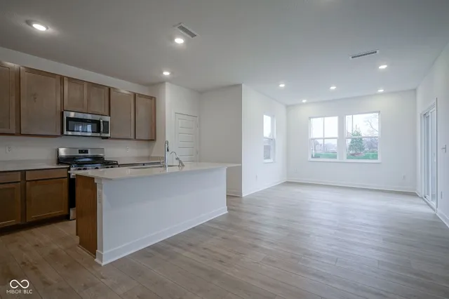 $425,000 | 7454 Allesley Drive, Avon, IN 46123