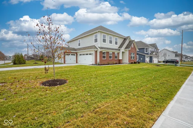 $425,000 | 7454 Allesley Drive, Avon, IN 46123