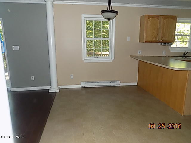 212 Ravenhill Road Tamiment, PA 18371 - Photo 5 of 12 Kitchen Eating Area