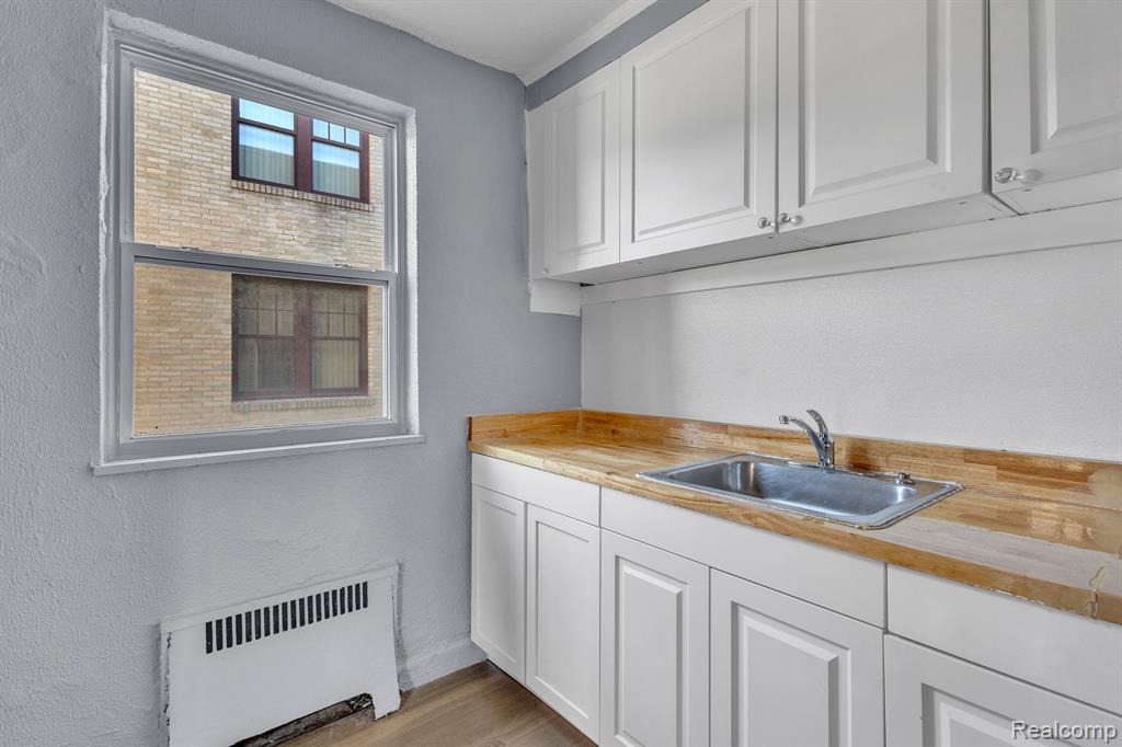 17701 Manderson Road Highland Park, MI 48203 - Photo 11 of 42