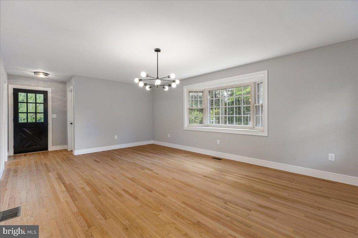 132 West Welling Avenue Pennington, NJ 08534 - Photo 12 of 32