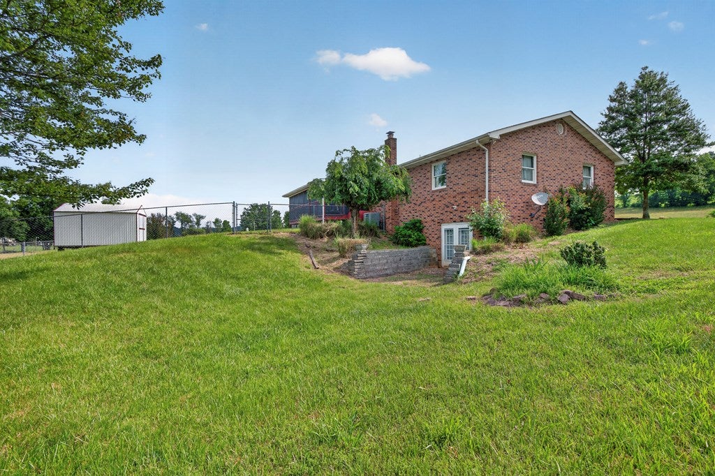 35383 Widener Valley Road Glade Spring, VA 24340 - Photo 4 of 16 Gallery Image 4
